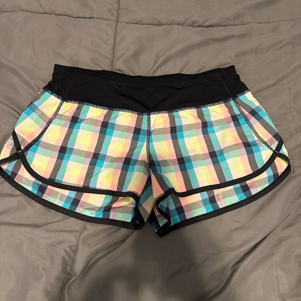 Lululemon Speed Up shorts size 6 2.5”